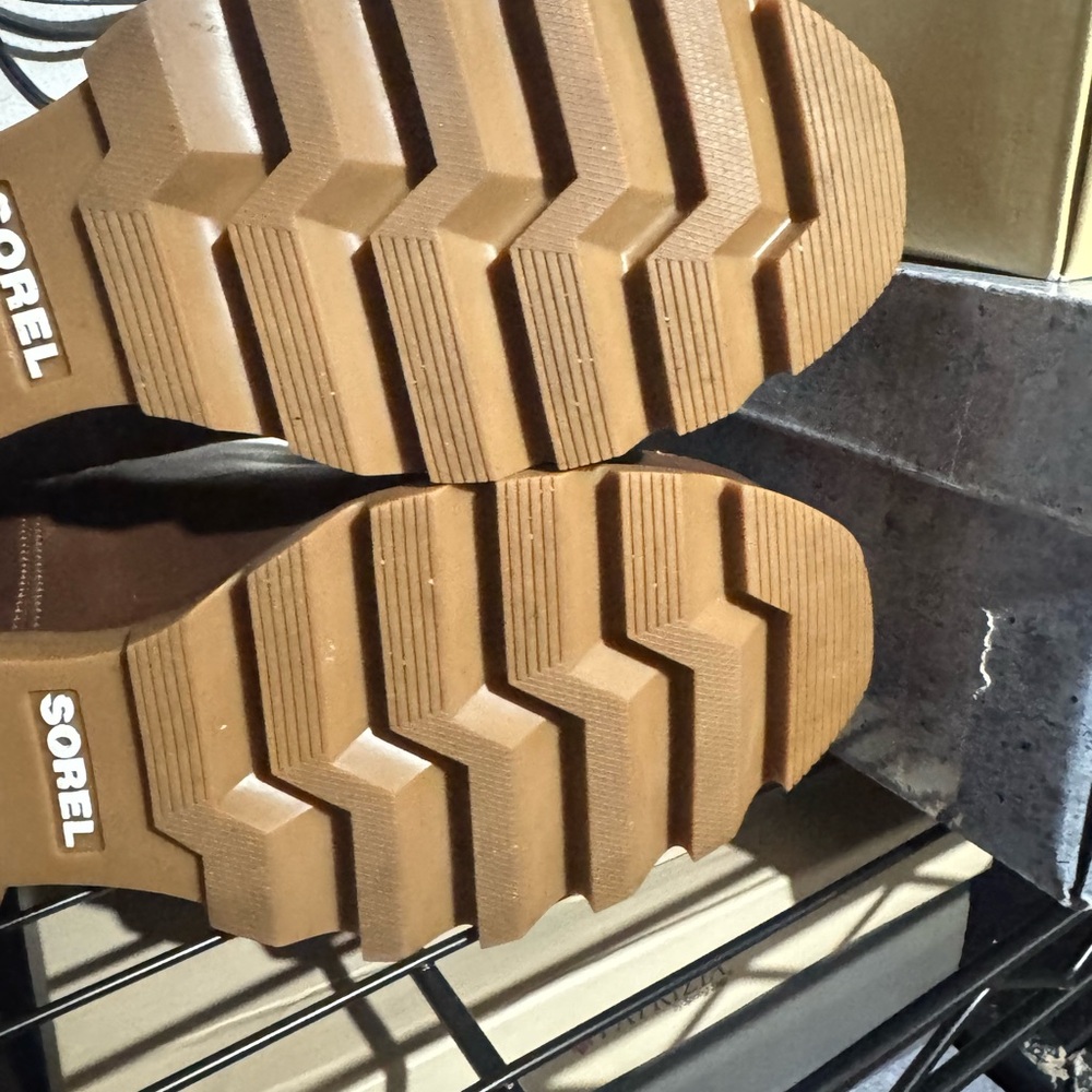 Sorel Brown Ankle Boots - Picture 10 of 12